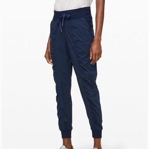 LULULEMON DANCE STUDIO JOGGER - SIZE 4 NAVY